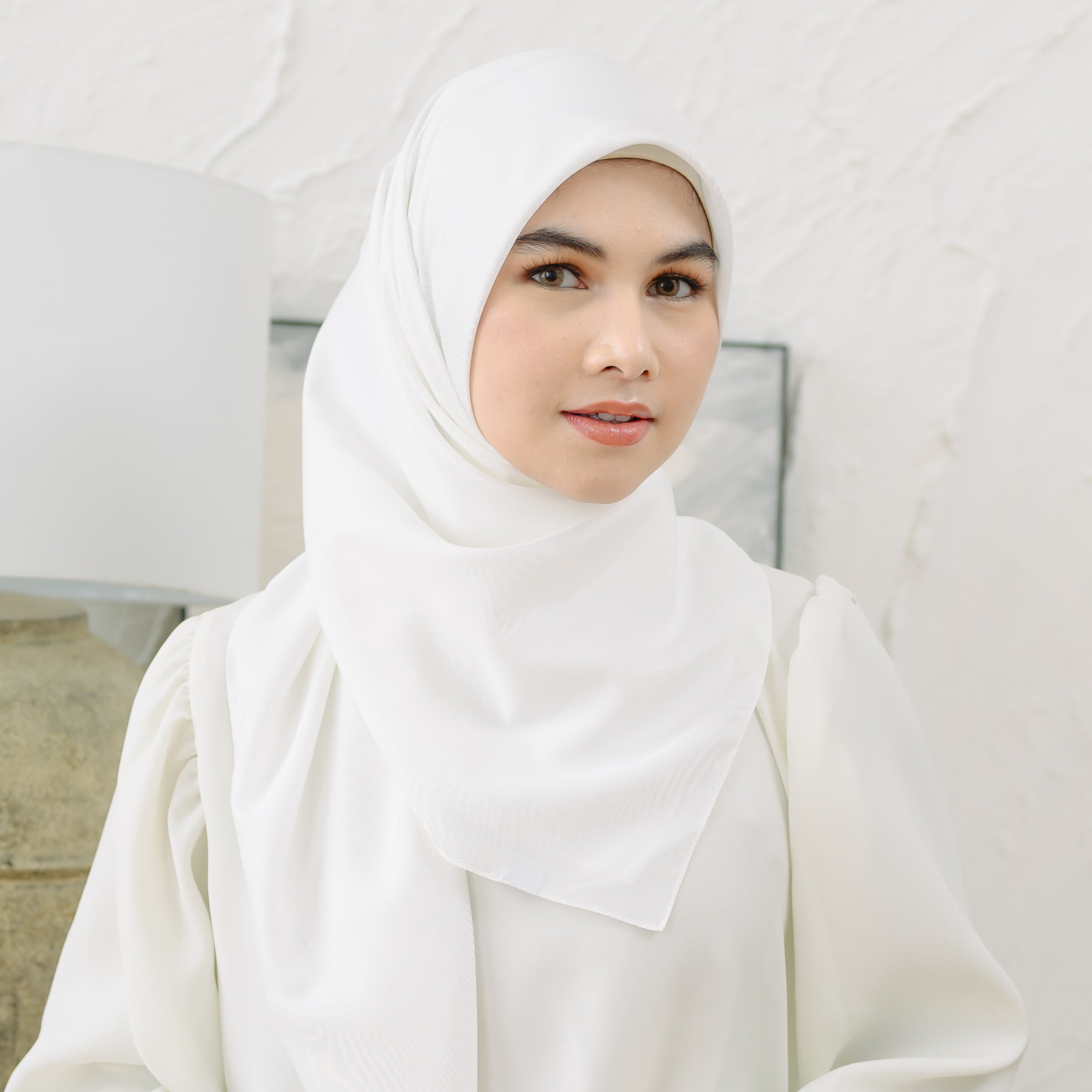 hijab broken white