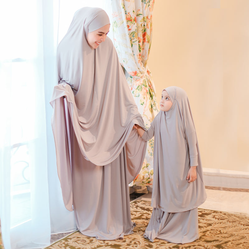 Shameera Prayer Set Kids in Light Grey 3-4 Tahun (Lozy x Hamidah)