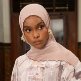 Noir Embroidery Shawl Ivory