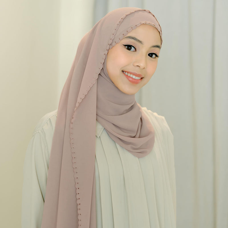 Daira Classic Shawl (Pashmina Emboridery Bordir Lubang) Kerudung Pashmina Muslim  Wanita