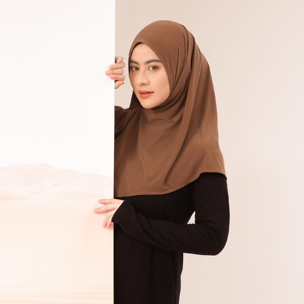 Naima Instan Jersey Chocolate (Hijab Instan Segitiga Bahan Jersey)