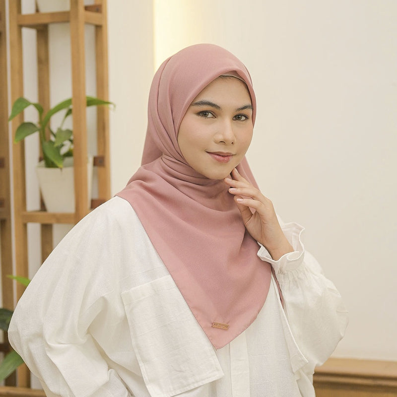 Haraa Voal Plain (Hijab Segiempat Voal Premium Polos Jahit Tepi)