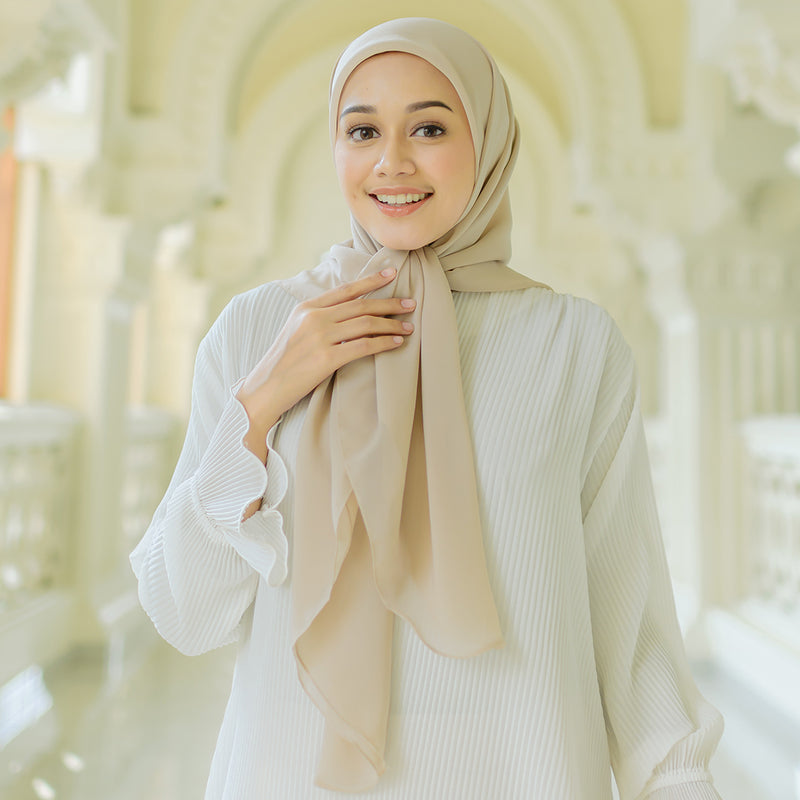 Ovel Square in Beige (Lozy X Hamidah)