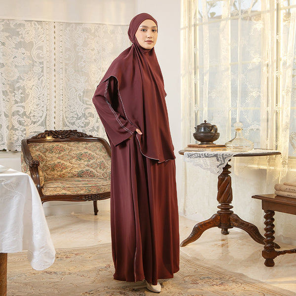 Zainab Abaya Lozy X Cut Syifa Burgundy L
