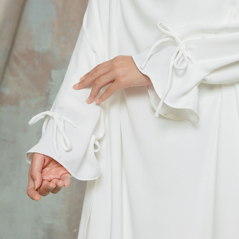 Alina Abaya Lozy x Cut Syifa Broken White S