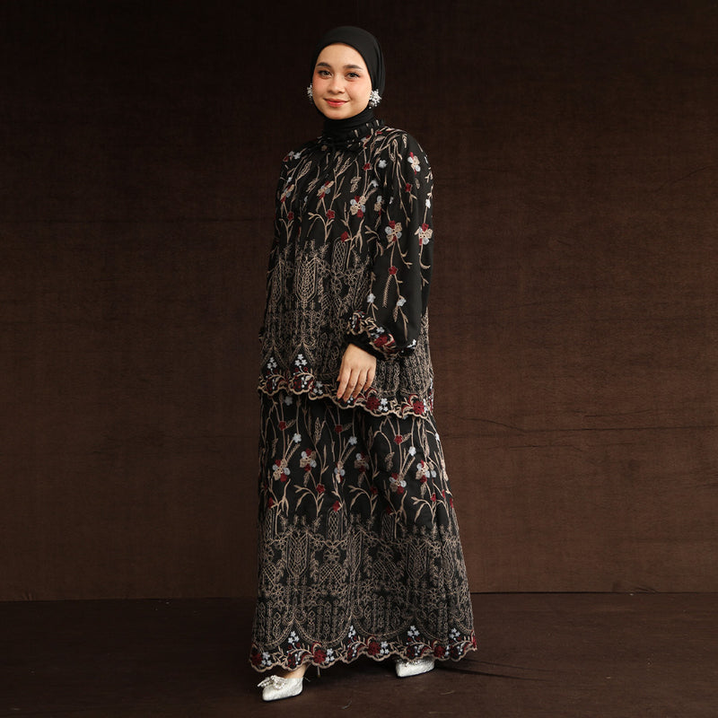 Floure Embroidery Set Crimson Black S-M Series 9