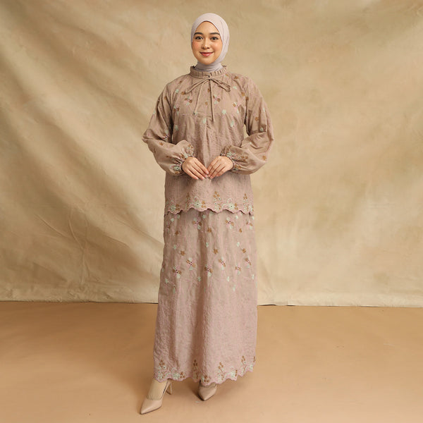Floure Embroidery Set Latte Blush L-XL Series 9