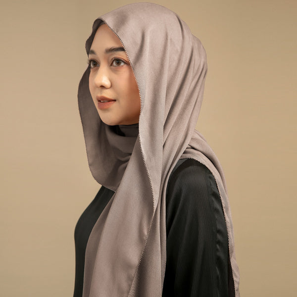 Viscose Eyelash Shawl Milky Coffee