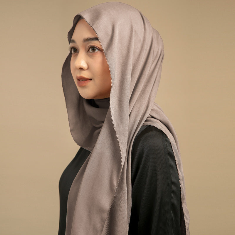 Viscose Eyelash Shawl Milky Coffee