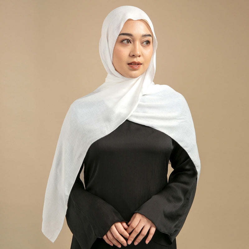 Viscose Eyelash Shawl Broken White