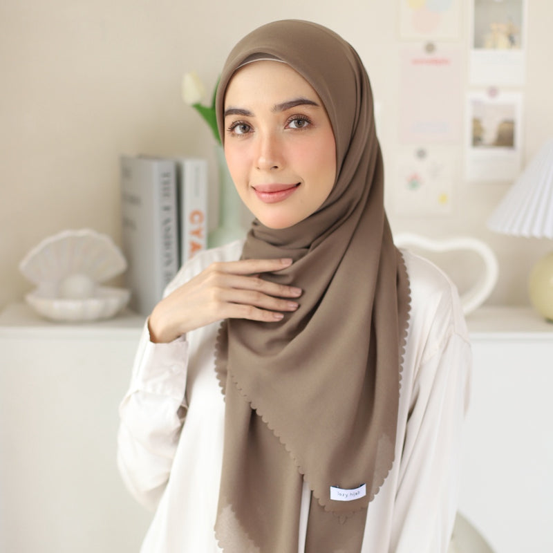 Haraa Voal Lasercut (Hijab Segiempat Lasercut)