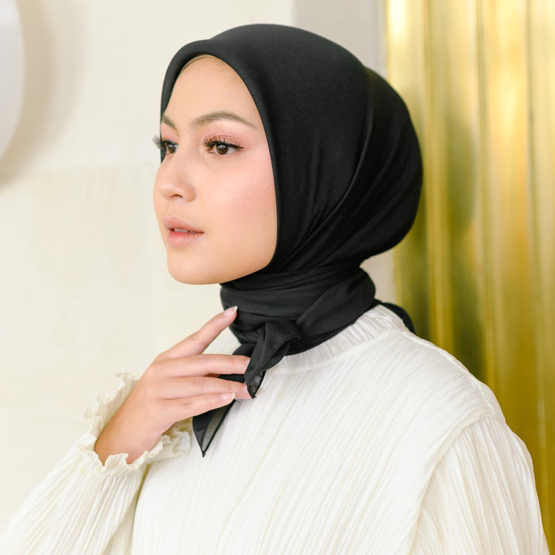 Polly Cotton ( Hijab Segiempat Polly Cotton)