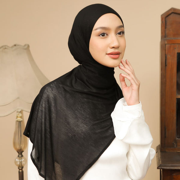 Daisa Shawl Black