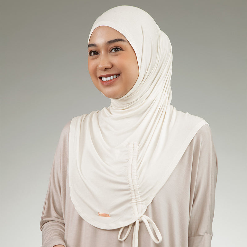 Liora Instan (Hijab Instan Serut Sport Rayon) Broken White