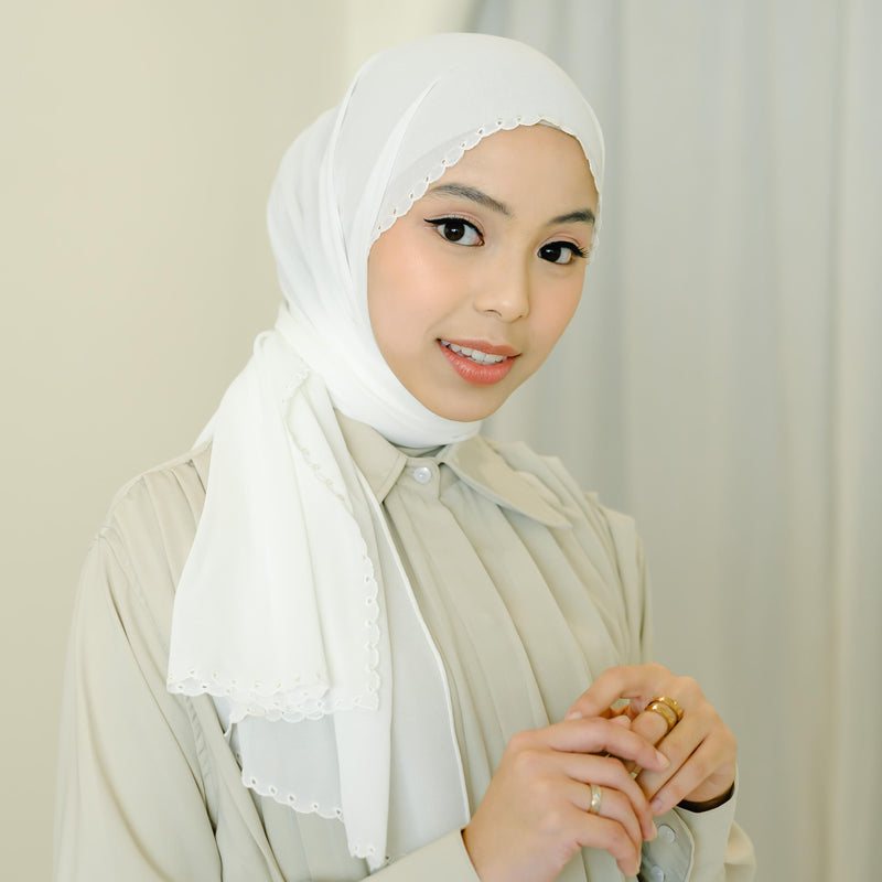 Daira Classic Shawl (Pashmina Emboridery Bordir Lubang) Kerudung Pashmina Muslim  Wanita