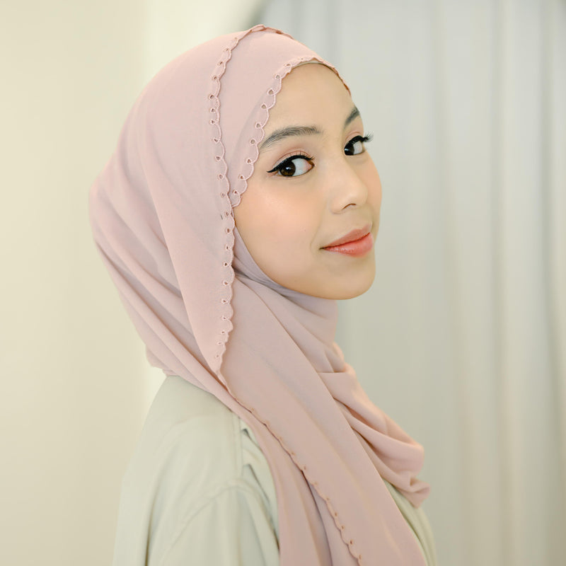 Daira Classic Shawl (Pashmina Emboridery Bordir Lubang) Kerudung Pashmina Muslim  Wanita