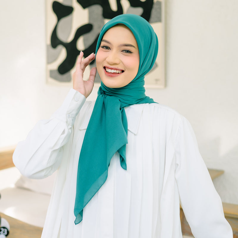 Haraa Voal Plain (Hijab Segiempat Voal Premium Polos Jahit Tepi)