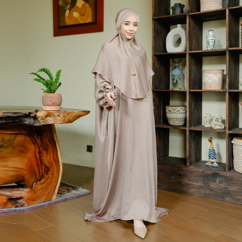 Hanida Abaya Set (One Set Abaya Umroh Haji Gamis Set Kerudung Syari)