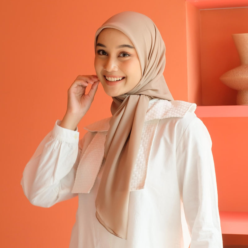 Ovel Square (Hijab Segiempat Oval Lozy x Hamidah)