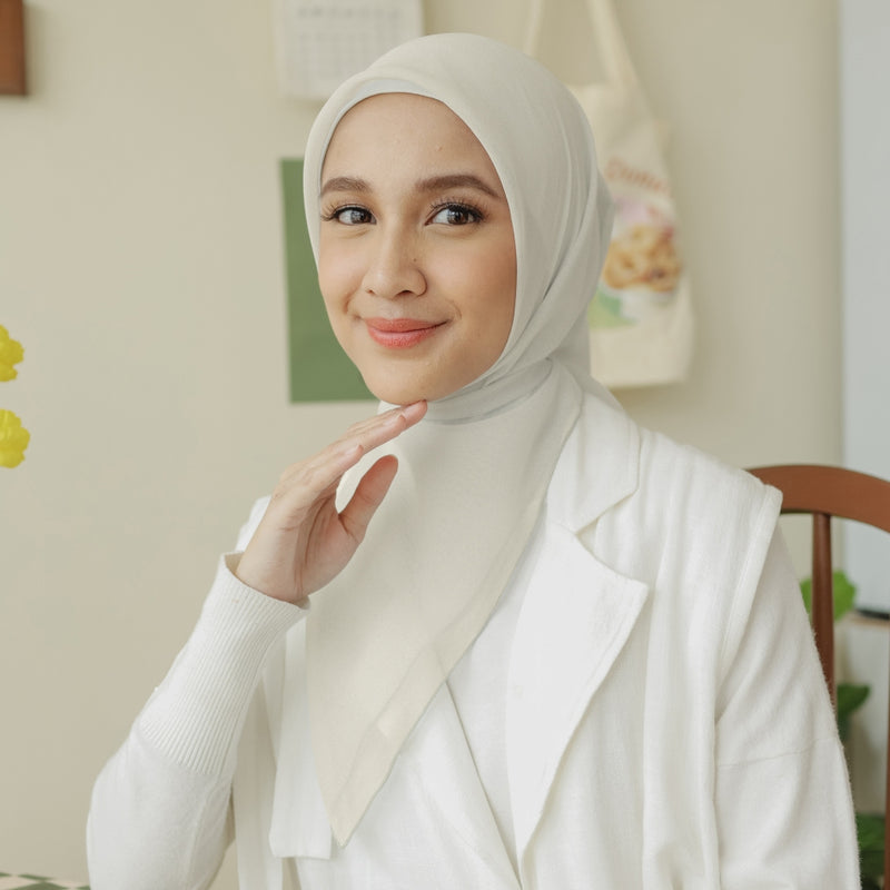 Kirana Paris Plain Japan (Hijab Segiempat Paris Japan Premium)