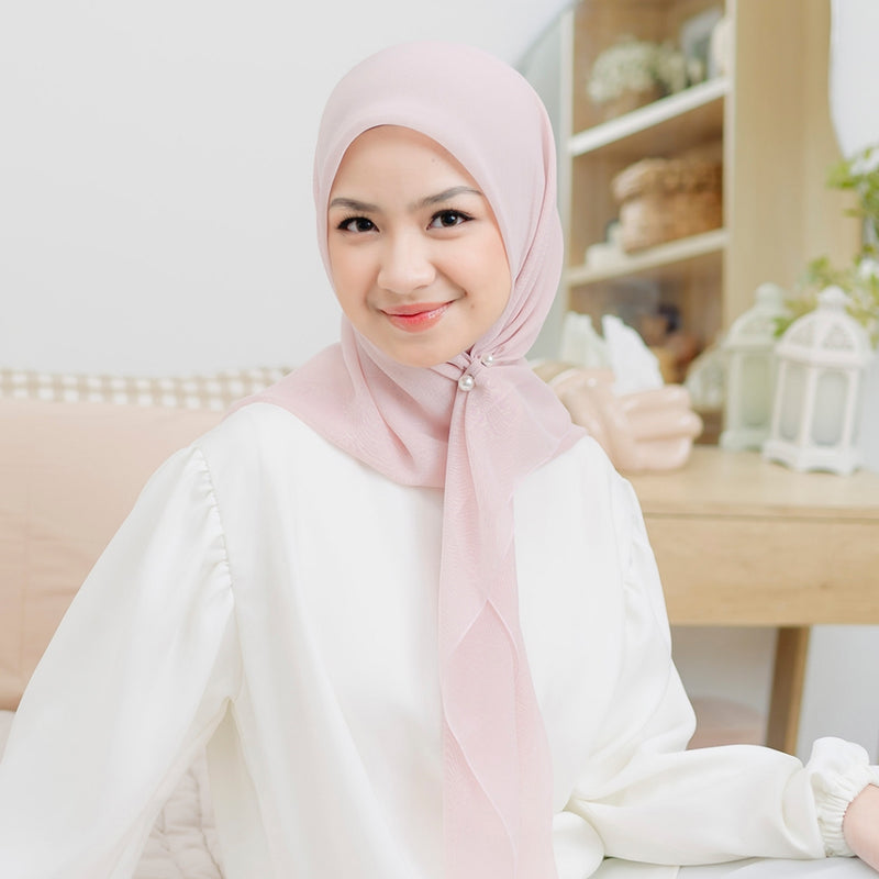 Kirana Paris Plain Japan (Hijab Segiempat Paris Japan Premium)