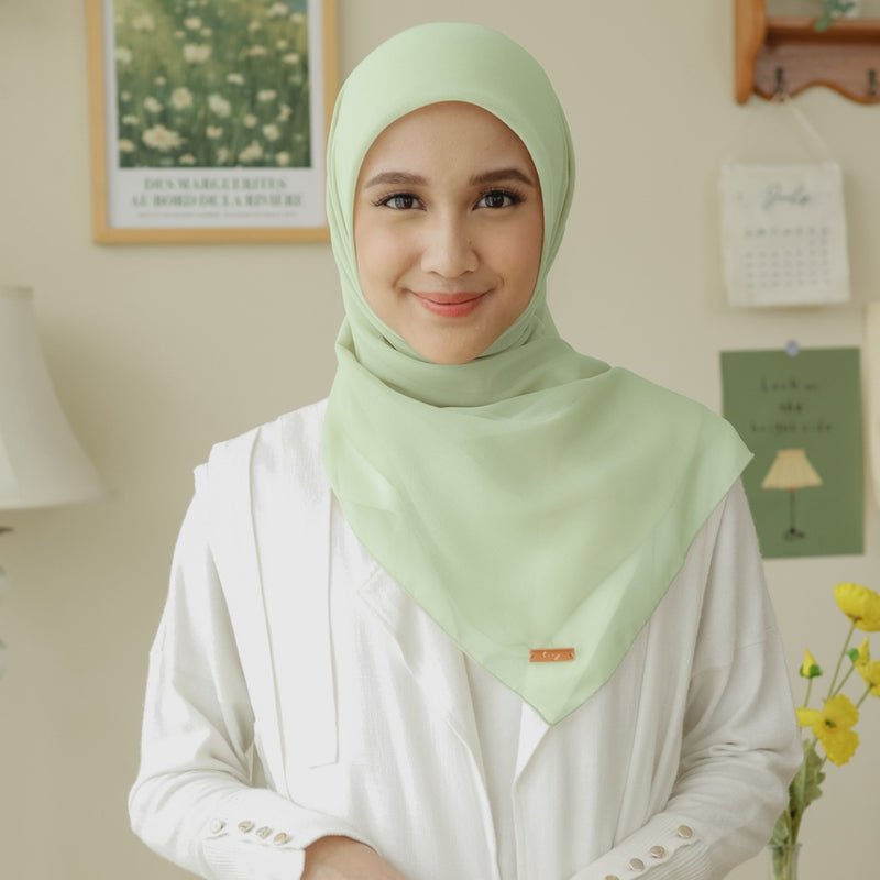 Kirana Paris Plain Japan (Hijab Segiempat Paris Japan Premium)