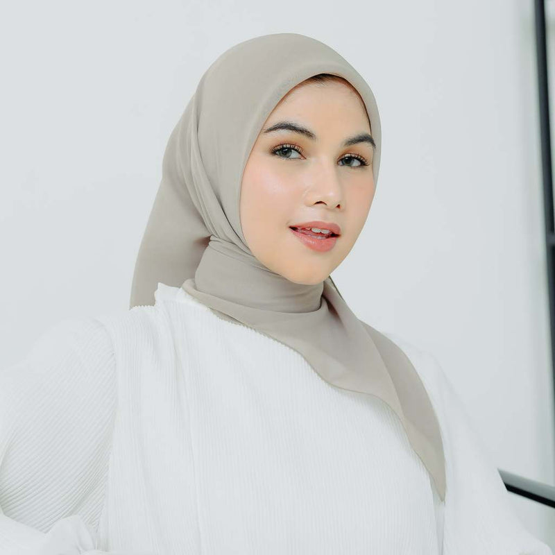 Polly Cotton ( Hijab Segiempat Polly Cotton)