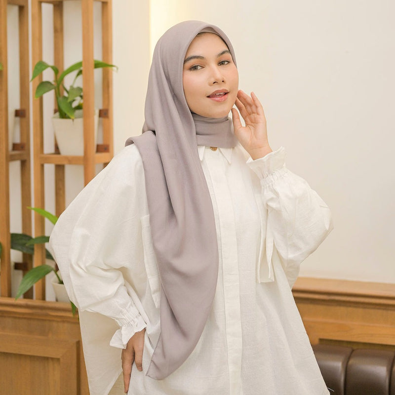 Haraa Voal Plain (Hijab Segiempat Voal Premium Polos Jahit Tepi)