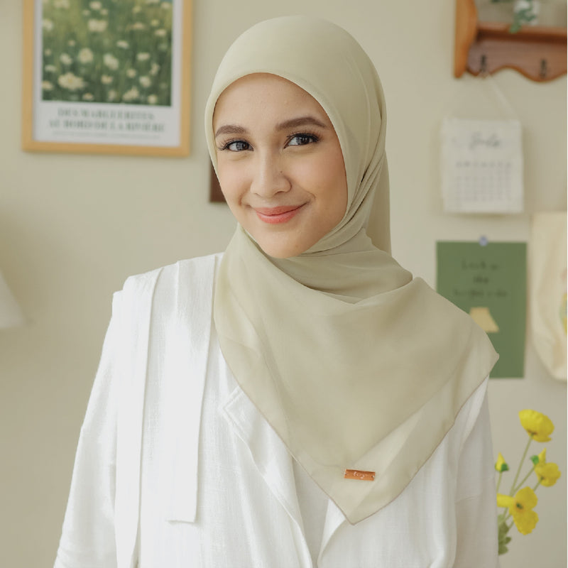 Kirana Paris Plain Japan (Hijab Segiempat Paris Japan Premium)