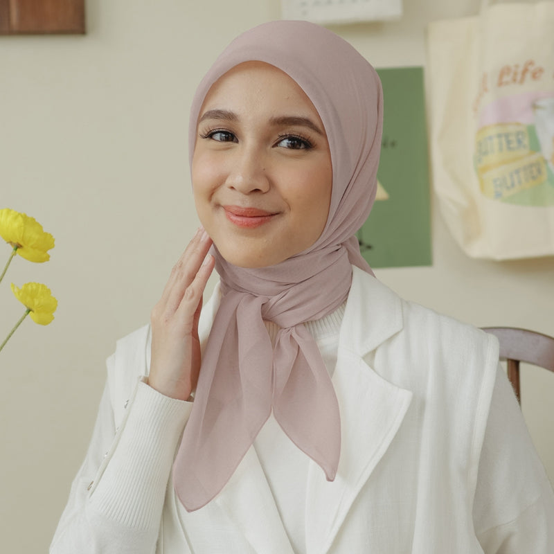 Kirana Paris Plain Japan (Hijab Segiempat Paris Japan Premium)