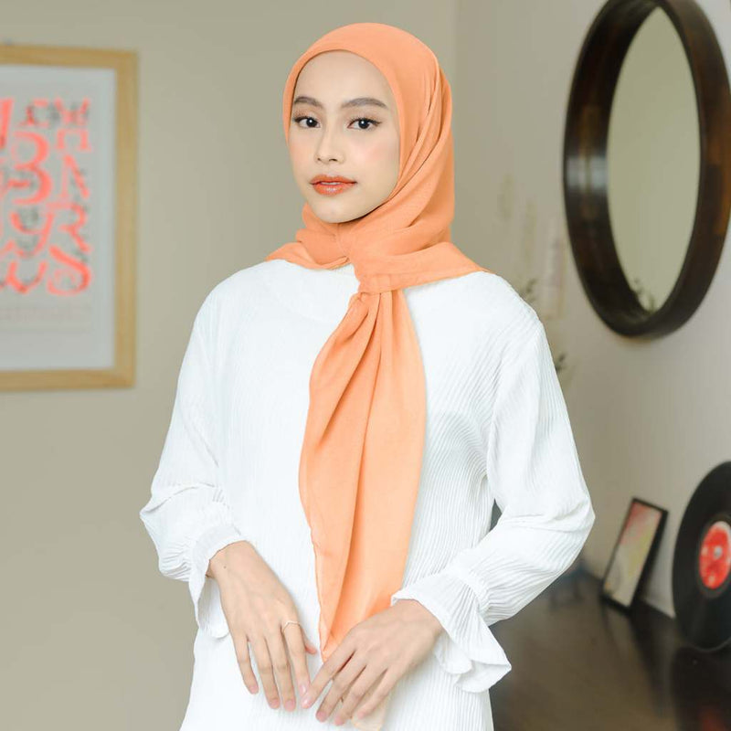 Kirana Paris Plain Japan (Hijab Segiempat Paris Japan Premium)