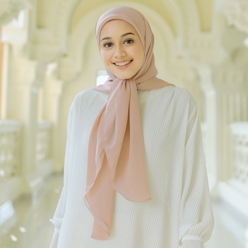 Ovel Square (Hijab Segiempat Oval Lozy x Hamidah)