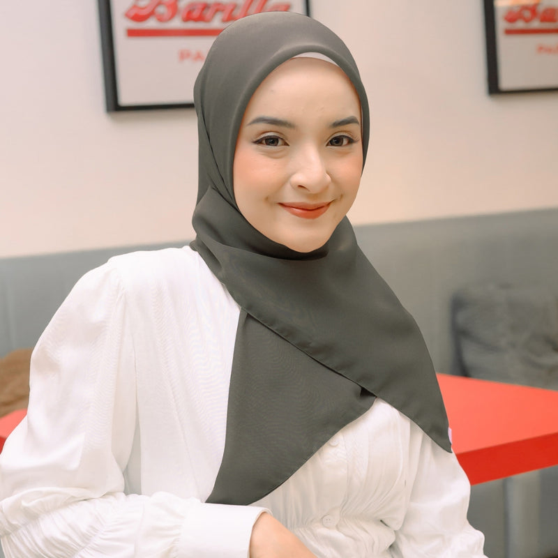 Polly Cotton ( Hijab Segiempat Polly Cotton)