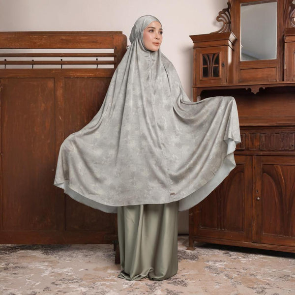 Lesti Prayer Set in Natural Earth (Lozy x Lesti)