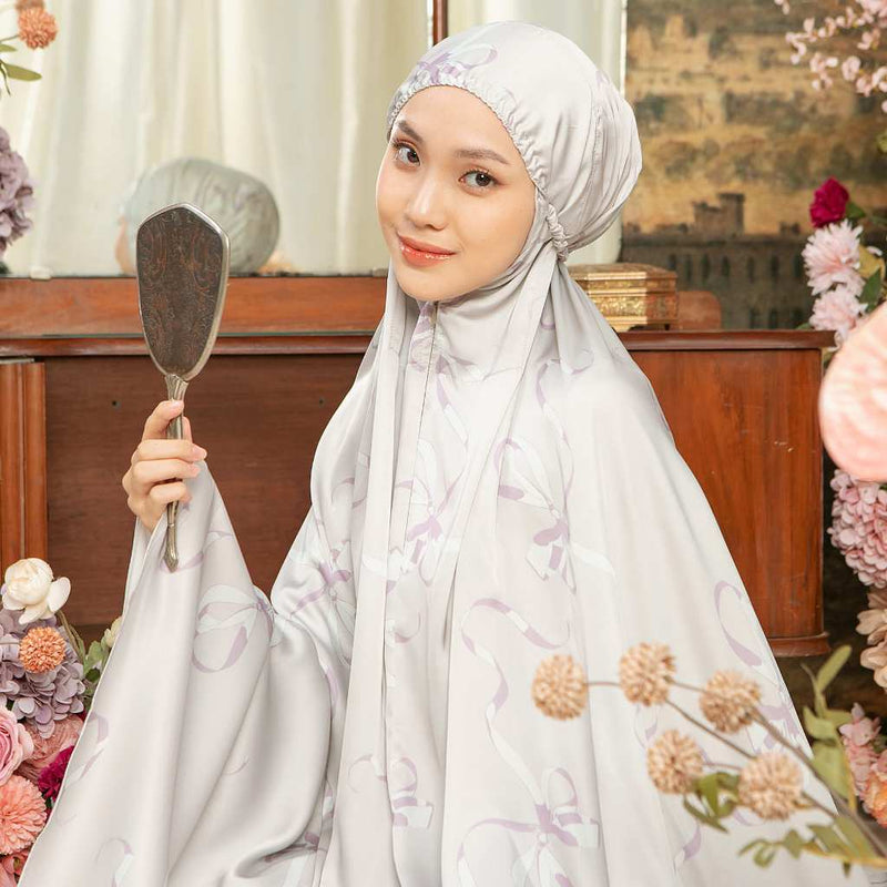 Julia Prayer Set Series 2 (Mukena Set Pattern Coquette Bahan Silk Lozy x Julia)