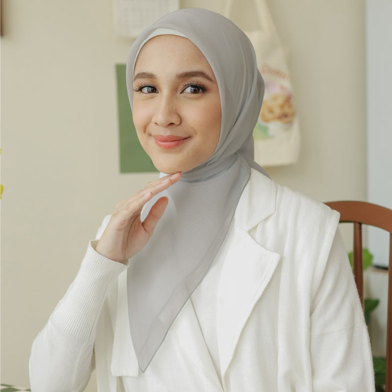 Kirana Paris Plain Japan (Hijab Segiempat Paris Japan Premium)