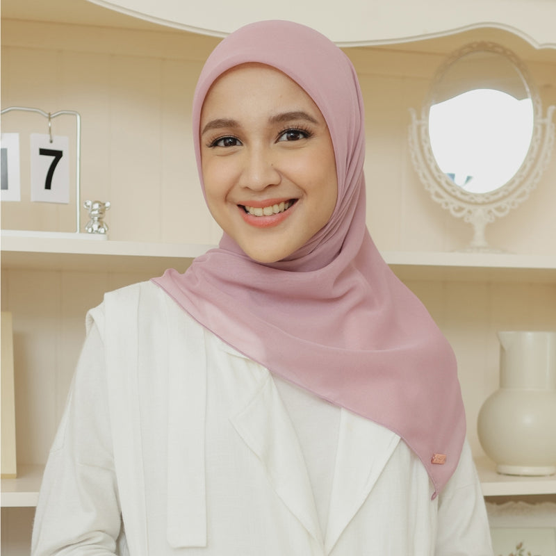 Kirana Paris Plain Japan (Hijab Segiempat Paris Japan Premium)