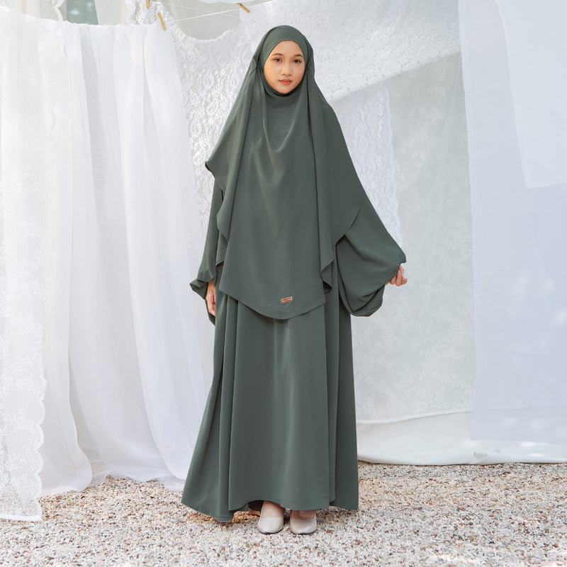 Mida Abaya Khimar Set in Charcoal (Lozy x Hamidah)