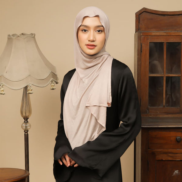 Daisa Shawl Nude Cream