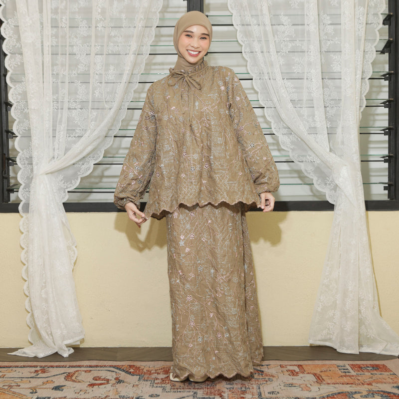 Floure Embroidery Set Dessert Taupe L-XL Series 1