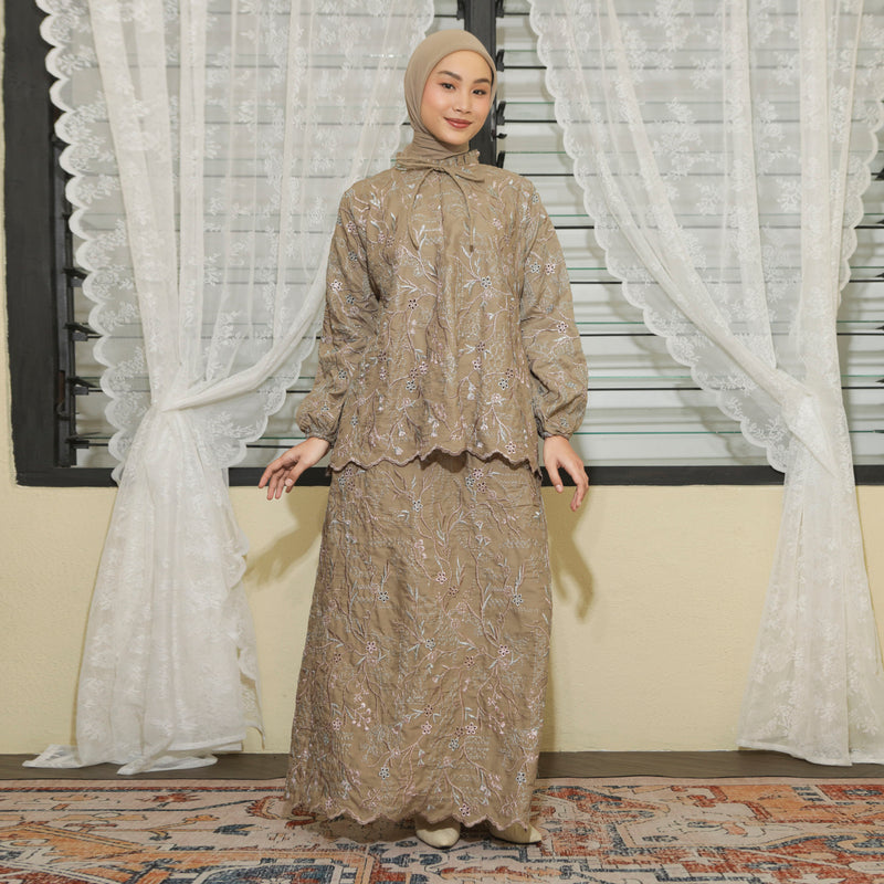 Floure Embroidery Set Dessert Taupe L-XL Series 4