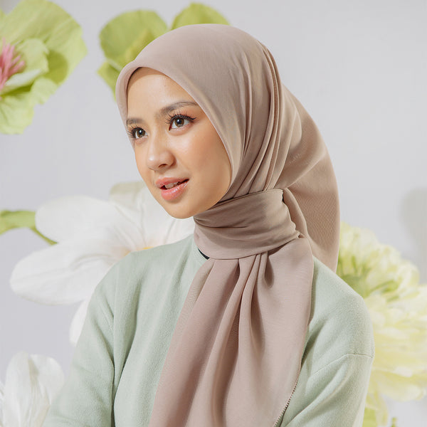 Nashwa Paris Eyelash in Taupe (Lozy X Nashwa)