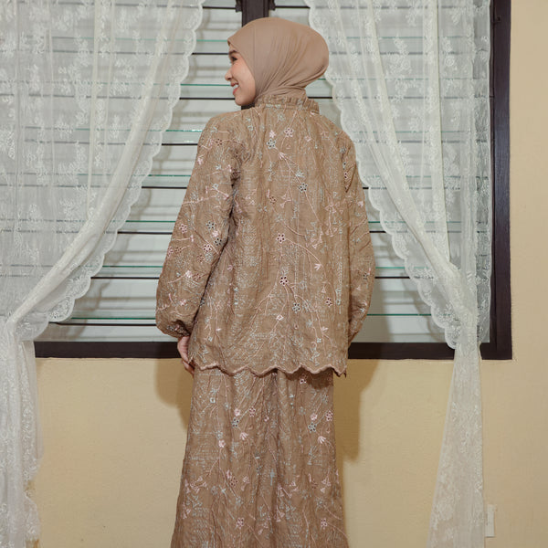 Floure Embroidery Set Dessert Taupe L-XL Series 1