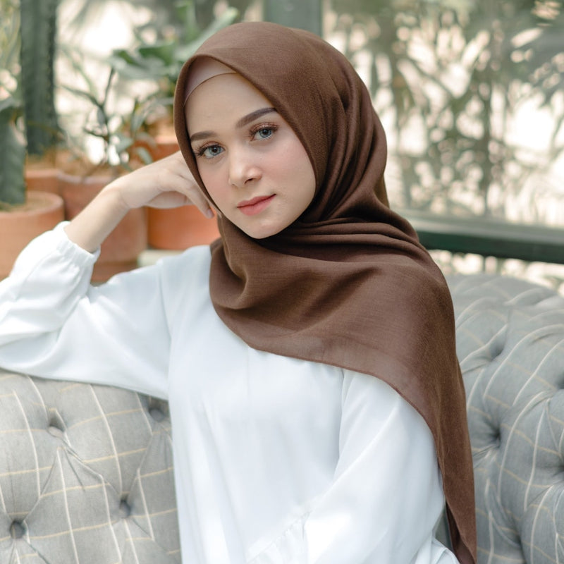 Lesaa Square Dark Brown