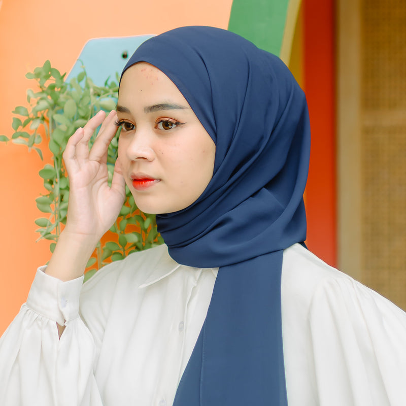 Yure Inner Shawl Navy (Pashmina Ceruti Babydoll)