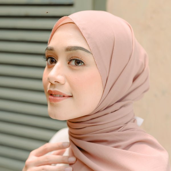 Dira Eyelash Shawl Milo